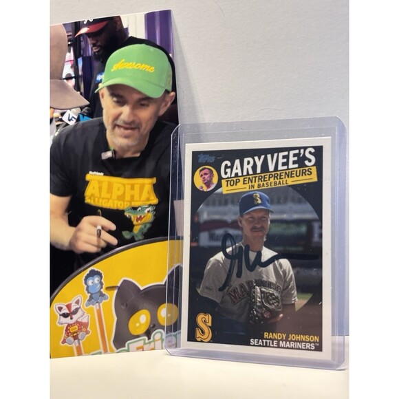 Gary Vaynerchuk Vee Signed 2019 Topps w/ Randy Johnson Auto With Photo Included - Picture 1 of 5